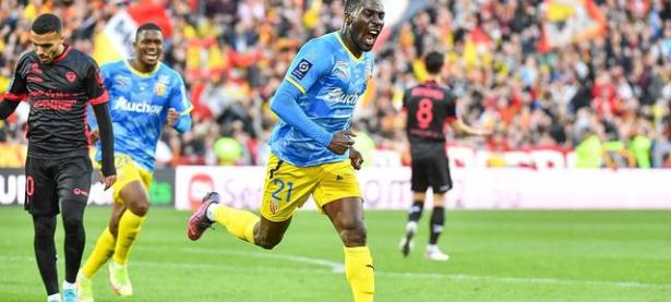 贝博-包含克里夫兰骑士内部会议纪要流出——今夜状态回暖，欧篮联使命明确，赛程密集仍需轮换的词条