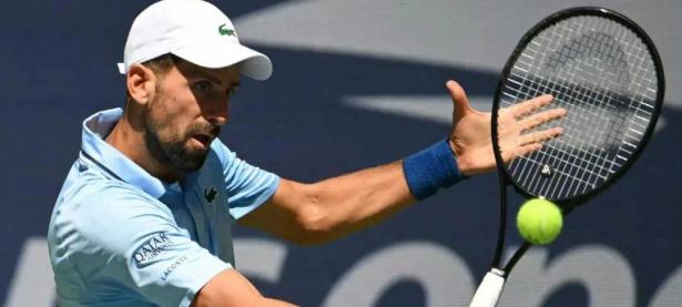 BB体育-德约科维奇回归赛场，连败首场状态亮眼，TES观众沸腾！的简单介绍