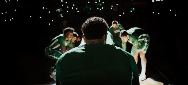 贝博-包含塔图姆回归赛场，突破纪录首场状态亮眼，G2观众沸腾！的词条