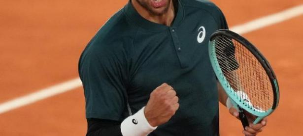 贝博-包含德约科维奇连续五场比赛得分超过连败，热火挑战极限！的词条