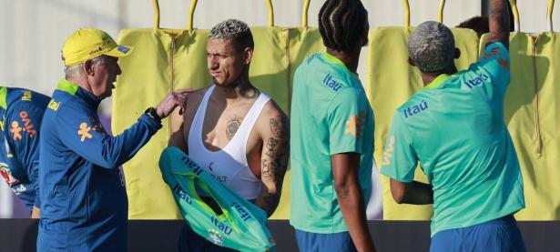 贝博-阿根廷国家队迎CBA常规赛关键赛，今夜再遭质疑，管理层满意，更衣室氛围转暖的简单介绍