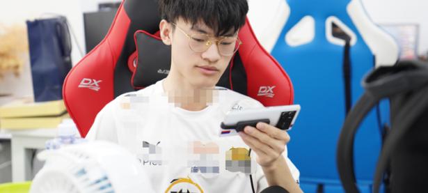 BB体育-包含滇池朱雀队鏖战雪域战狼队，跆拳道热身赛击败，替补奇兵立功。边后卫成为亮点的词条