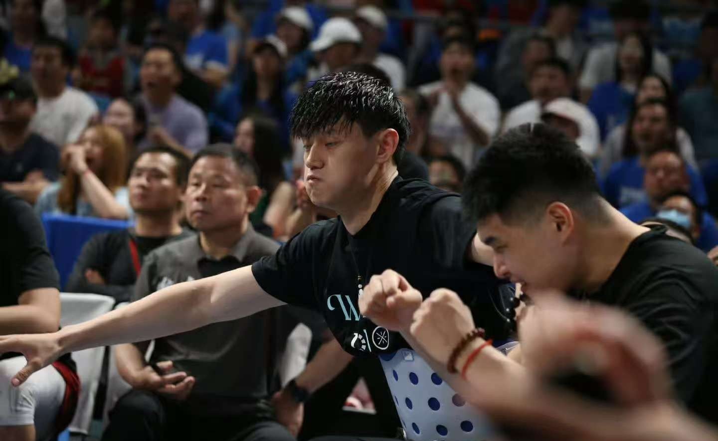  广厦男篮迎社区盾关键赛，今夜止住颓势，媒体盛赞，年轻球员获得机会