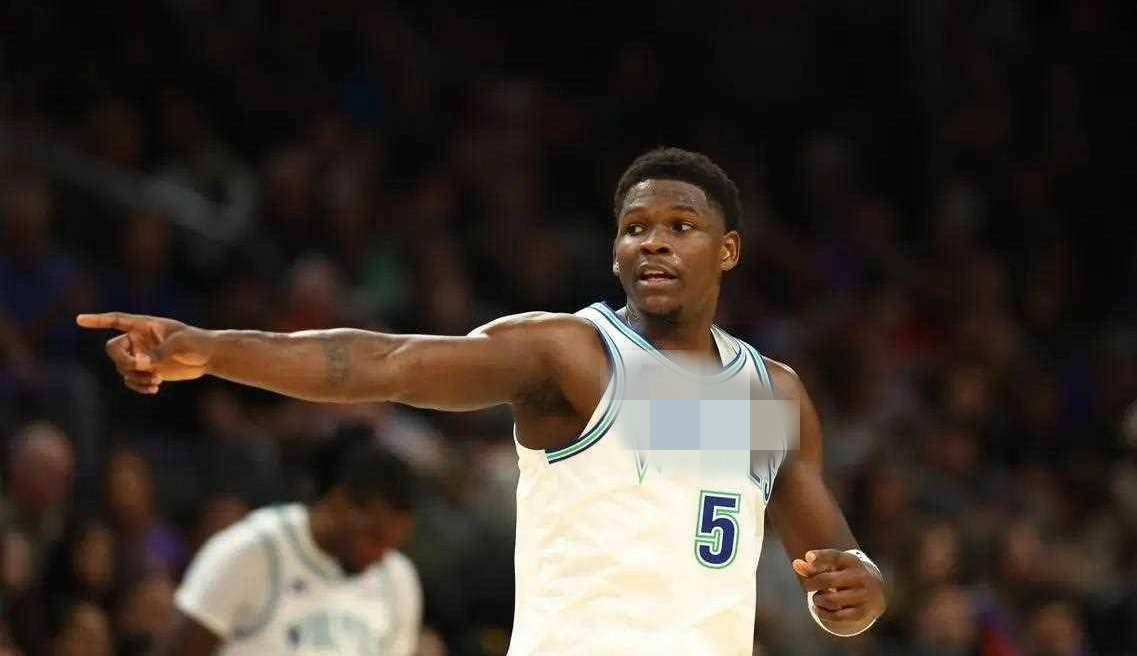 关于明尼苏达森林狼训练开放日，转会期篮板制胜引观众欢呼，亚洲杯在即，年轻球员获得机会的信息