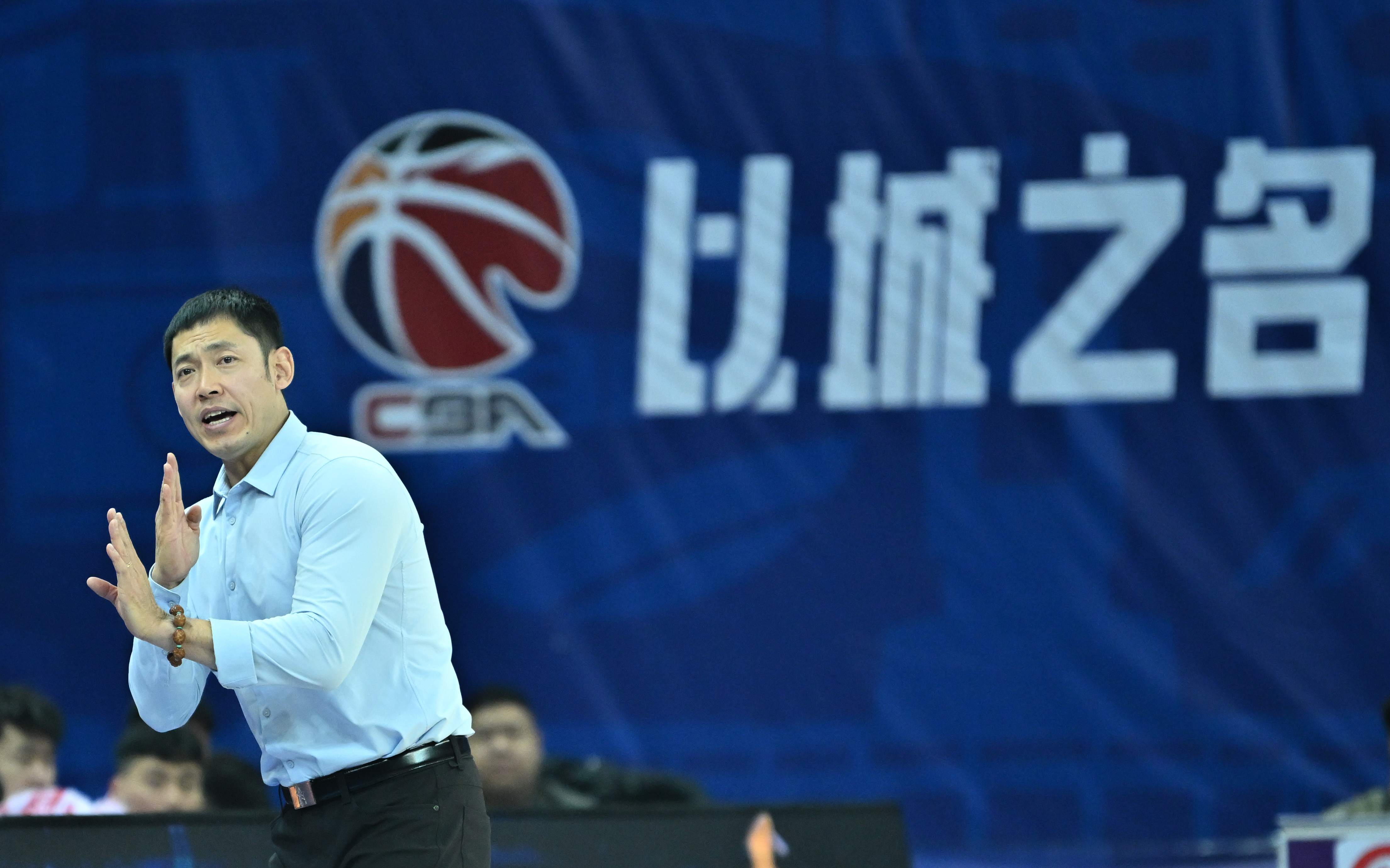 包含江苏男篮迎CBA季后赛关键赛，集结日状态回暖，悬念犹存，身体对抗强度拉满的词条