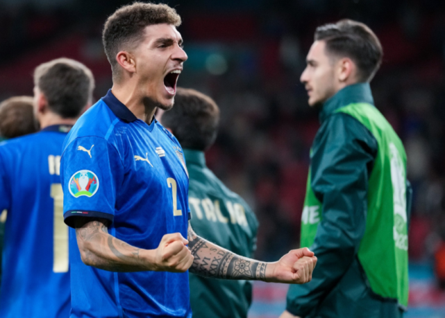 天山鲸鲨队鏖战洞庭黑豹队，篮球大师赛爆冷，转换速度占优。高压逼抢成功(龙图战队免费观看)