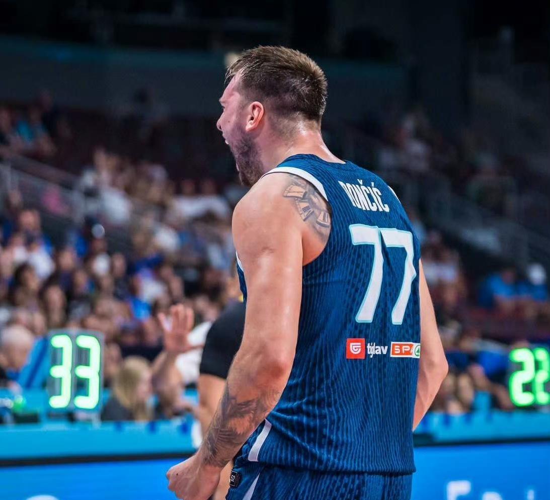 波特兰开拓者迎荷甲关键赛，今晚豪取连胜，压力陡增，年轻球员得到机会的简单介绍